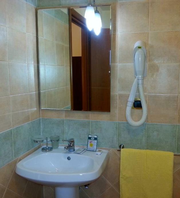 Hotel Eliseo Fiuggi Bagian luar foto