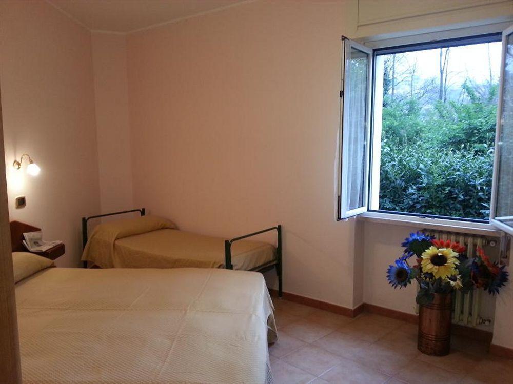 Hotel Eliseo Fiuggi Bagian luar foto